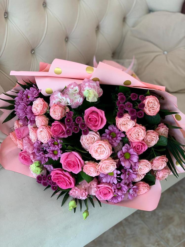 Букет цветов из: Хризантемы, Розы и Лизиантусы в Аркуле