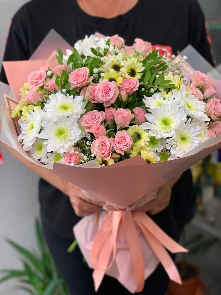 Букет цветов из: Розы и Хризантемы в Аркуле