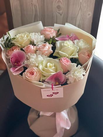 Букет цветов из: Орхидеи, Розы и Гвоздики в Аркуле