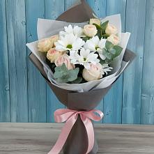 Букет цветов из:  Хризантемы и Розы #REPLACE_PRED# Аркуле