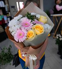 Букет цветов из:  Герберы, Розы и Хризантемы в Аркуле