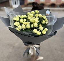 Букет Белые кустовые розы Солинеро в Аркуле