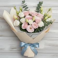 Букет цветов из:  Лизиантусы в Аркуле