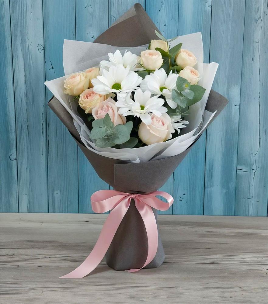 Букет цветов из: Хризантемы и Розы в Аркуле