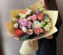 Букет цветов из:  Розы, Лизиантусы и Гвоздики #REPLACE_PRED# Аркуле