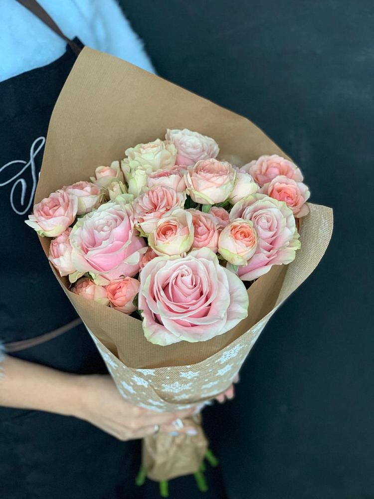 Букет цветов из: Хризантемы и Розы в Аркуле