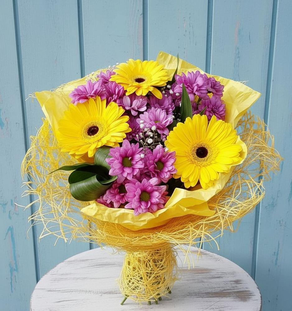 Букет цветов из: Хризантемы и Герберы в Аркуле