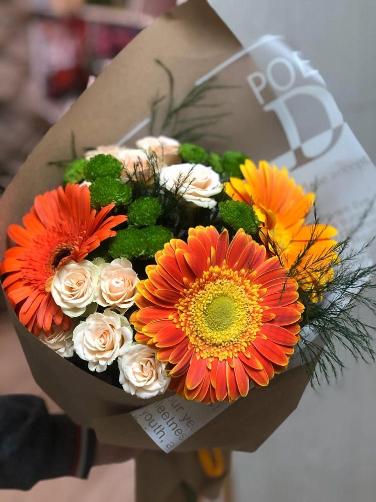 Букет цветов из: Герберы, Хризантемы и Розы в Аркуле
