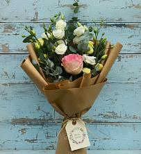 Букет цветов из:  Розы и Лизиантусы в Аркуле