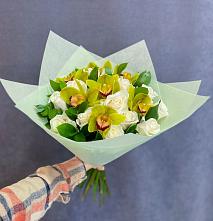 Букет цветов из:  Орхидеи и Розы в Аркуле