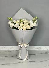 Букет цветов из:  Розы и Лизиантусы в Аркуле